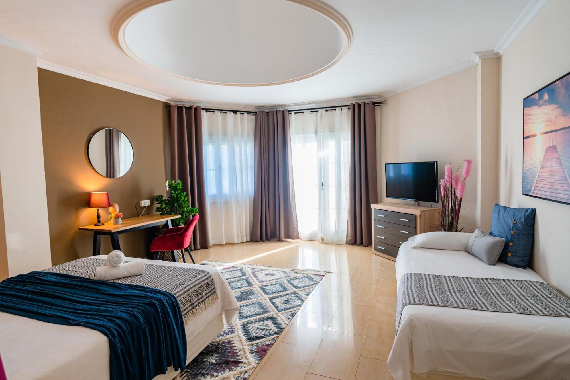 Lirios Village Marbella Exterior photo